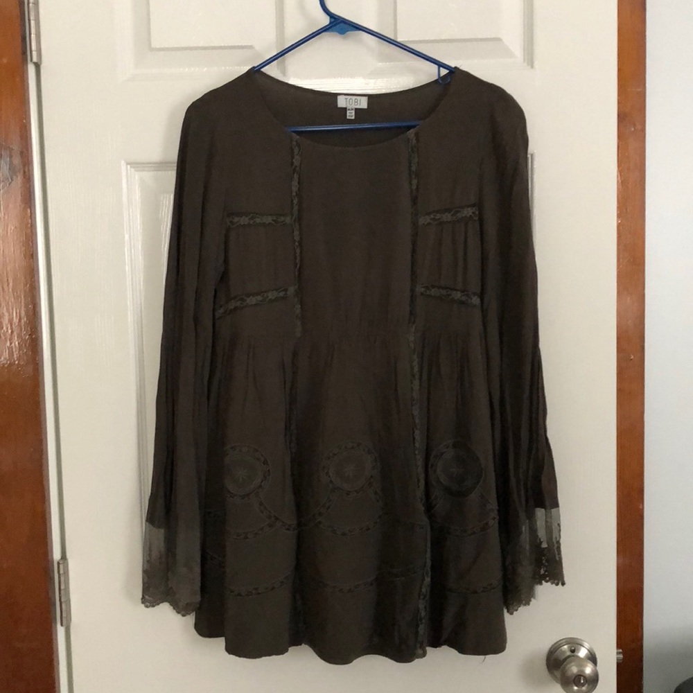 Lightweight Tobi olive green long-sleeve dress